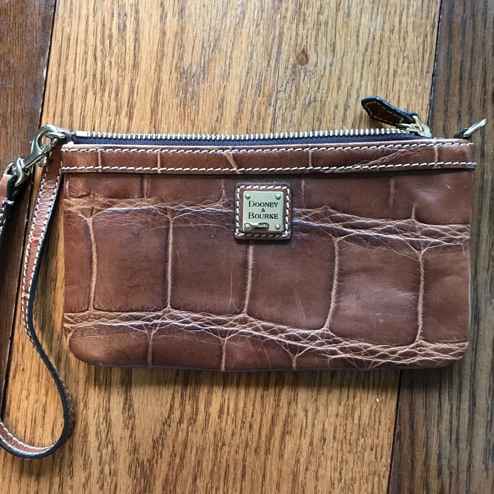 Dooney & Bourke clutch